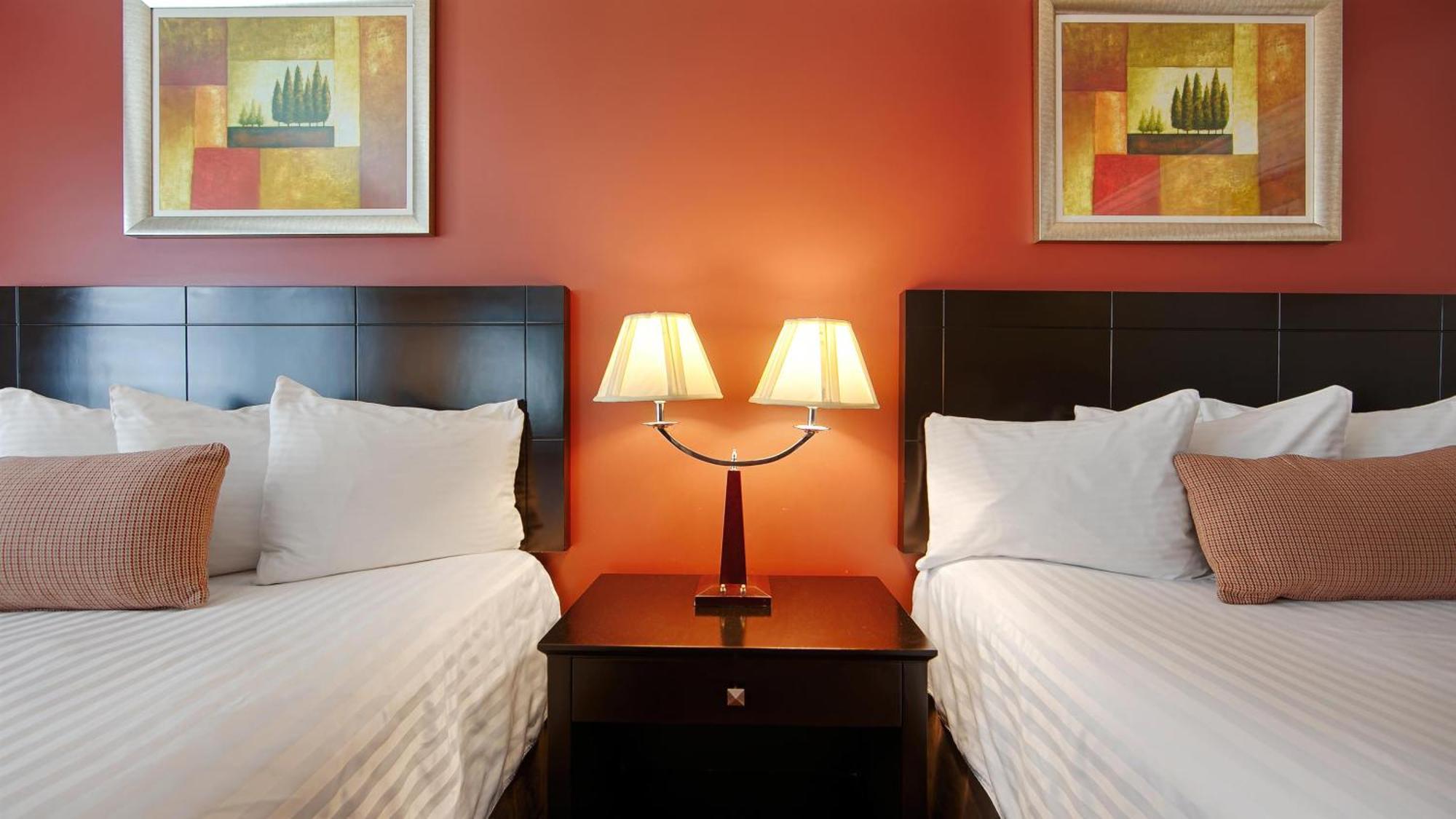 Zimmer mit 2 Queensize-Betten